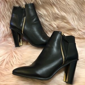 Women’s Bootie with Zipper (UC)